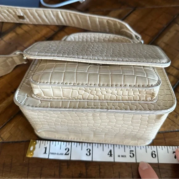 HVISK Women's Renei Croco Cross Body Bag - Picture 13 of 15